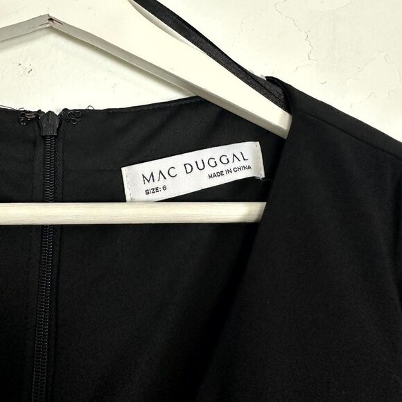 MAC DUGGAL Faux Wrap Long Sleeve Gown W/ Applique Detail in Black Size US 6 - Picture 5 of 9